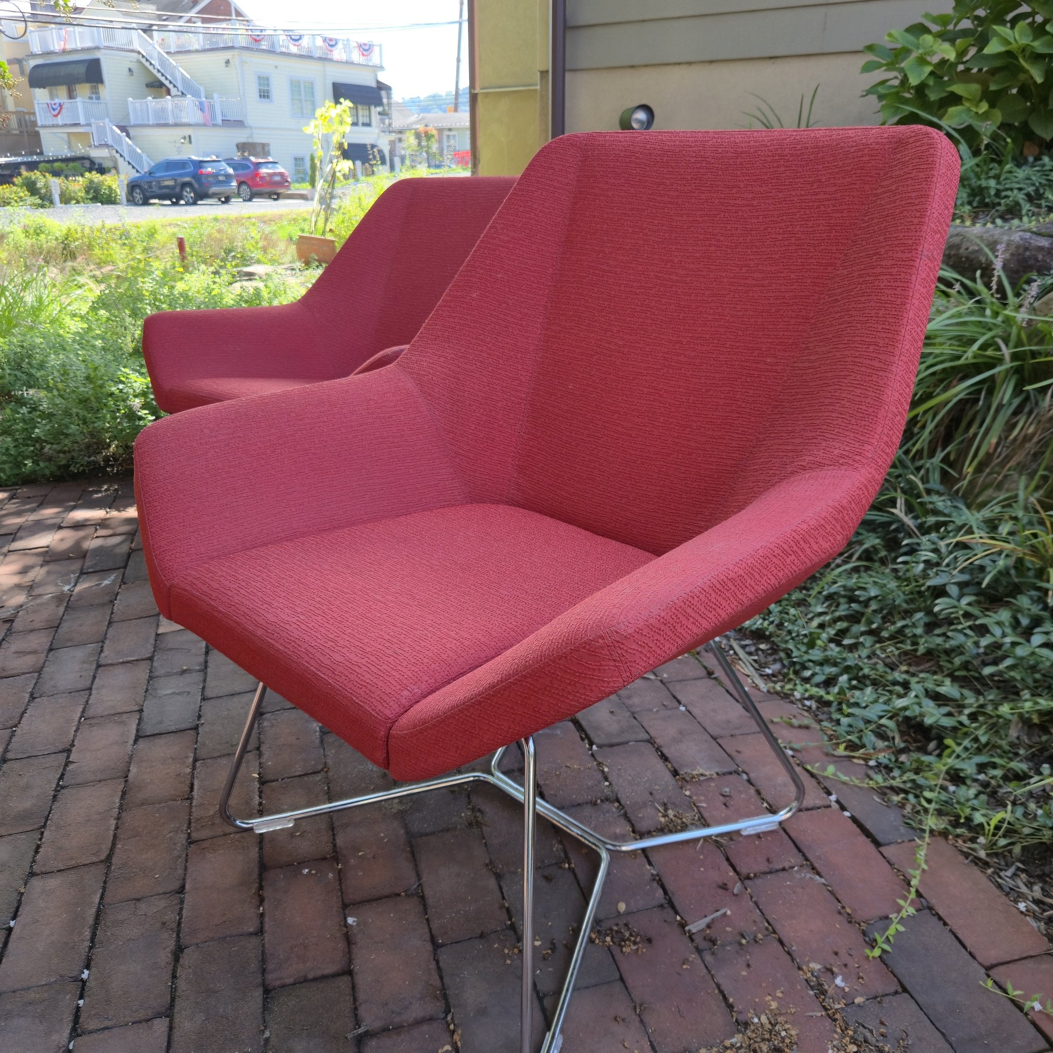 Red Sled-Base Lounge Chairs, vintage, view 2