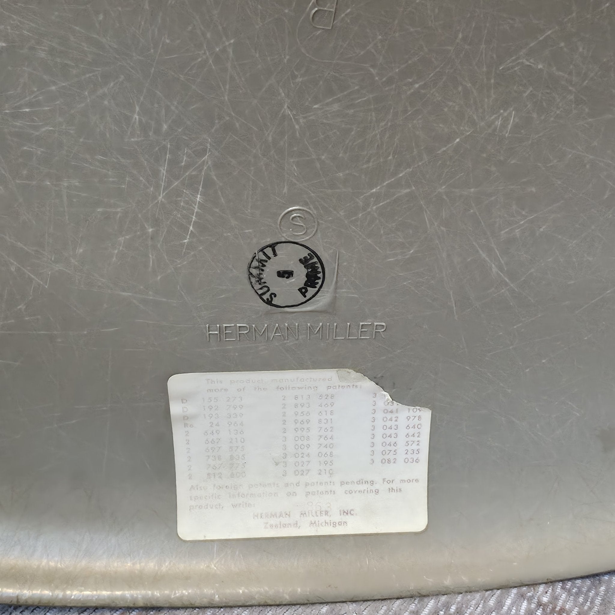 Eames Fiberglass Side Chair by Herman Miller, vintage, view 3